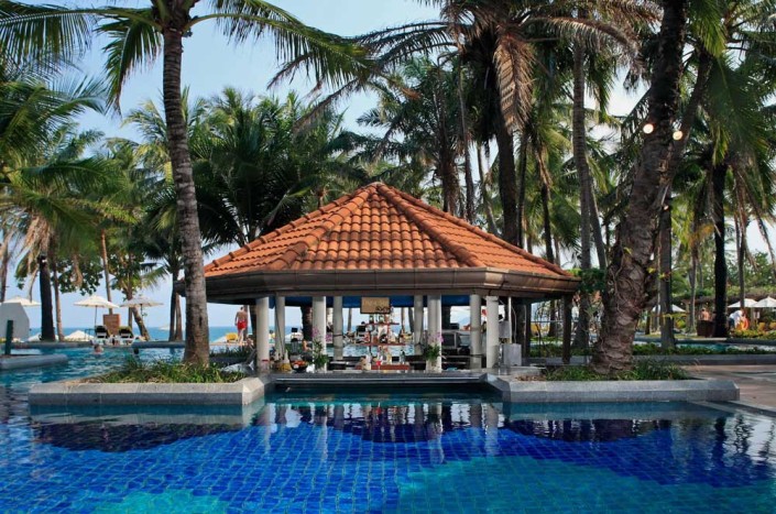 Centara Grand Beach Resort Samui Thailand – Pool Bar Centara Grand Beach Resort Samui Thailand - Pool Bar