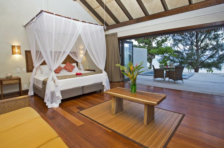 Nautilus Resort Luxury Villas Cook Islands - Beachfront Guestroom
