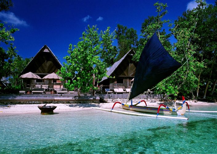 Ratua Island Resort & Spa Santo, Vanuatu – Yacht Club Deck Ratua Island Resort & Spa Santo, Vanuatu - Yacht Club Deck
