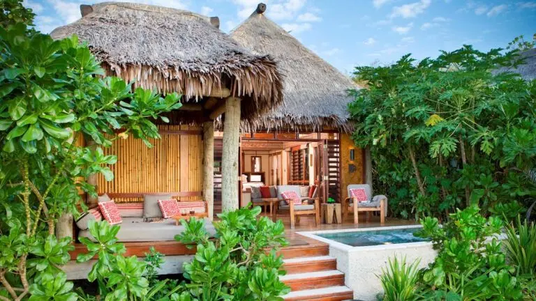 Likuliku Lagoon Resort Fiji - Deluxe Beachfront Bure