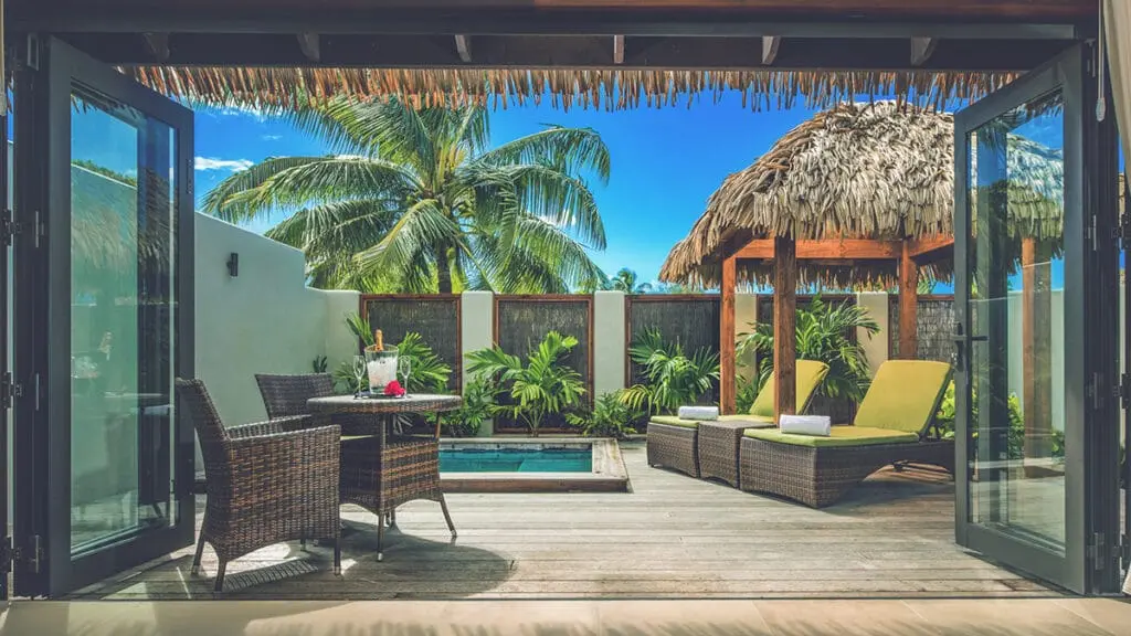 Nautilus Resort - Cook Islands Luxury Resort - Are Pool and deck