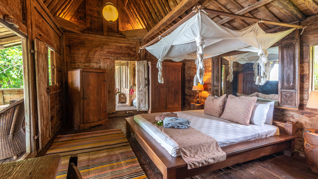 Ratua Private Island Vanuatu - buffalo beachfront villa