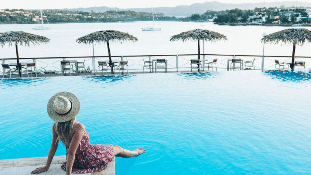 Iririki Island Resort - Deluxe Vanuatu Resort - Infinity Pool