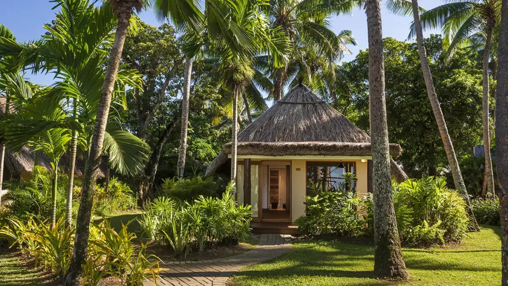 Outrigger Fiji Beach Resort - Ocean Breeze Bure