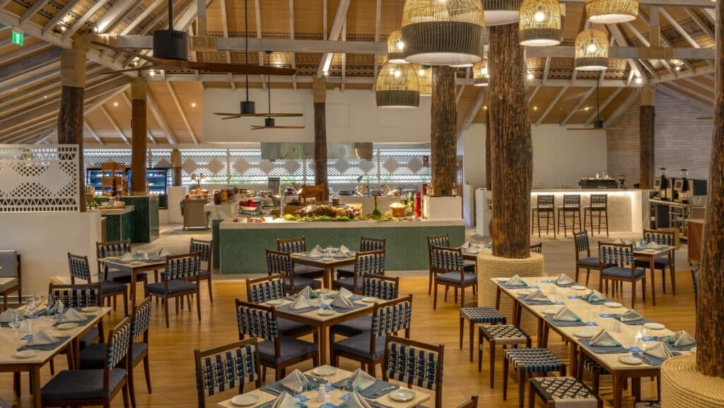 Outrigger Fiji Resort Vale Ni Kana Restaurant main area