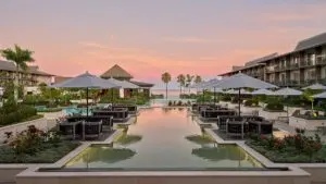 Crowne Plaza Fiji Nadi Bay Resort & Spa - pool sunrise