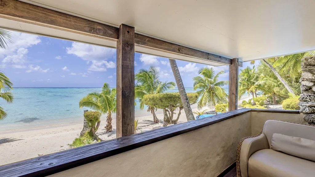 Tamanu Beach - beachfront villa