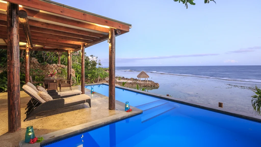 Savasi Island Resort Fiji - Clifftop Villa Two pool