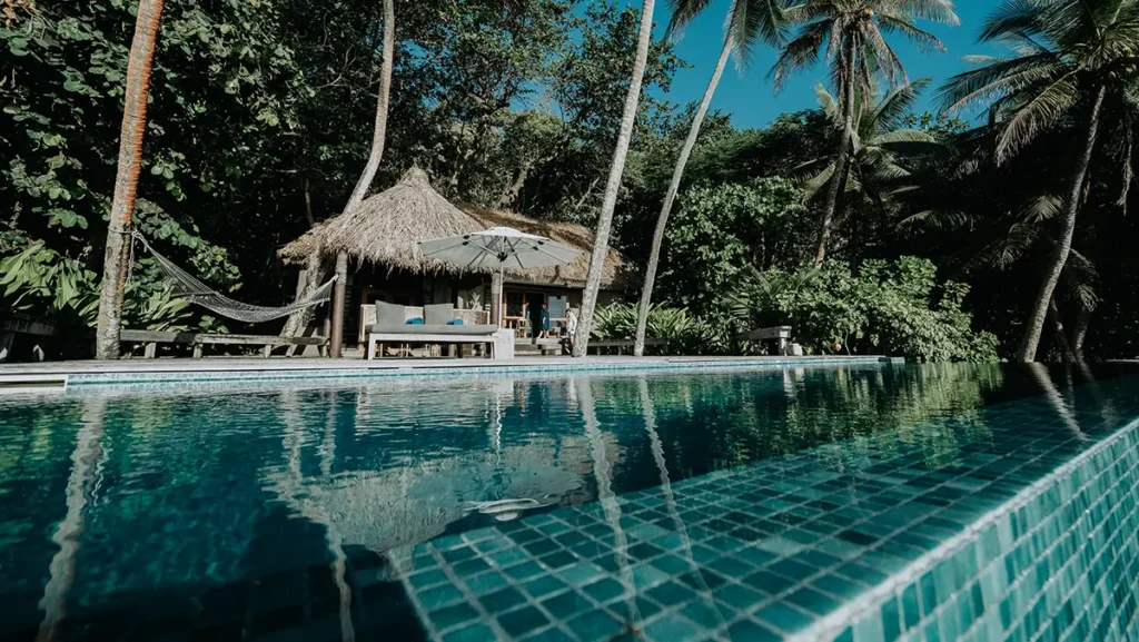 Yasawa Island Resort & Spa Fiji Yasawa Island Resort & Spa Fiji - Lomalagi Bure pool