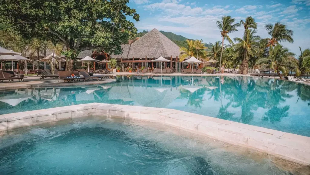 Manava Beach Resort & Spa - Moorea - pool bar® Charles Veronese