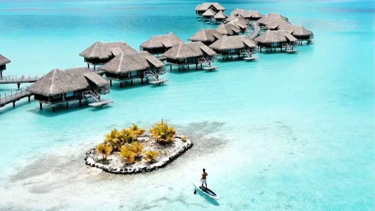 InterContinental Bora Bora Resort & Thalasso Spa Tahiti - paddle boarding