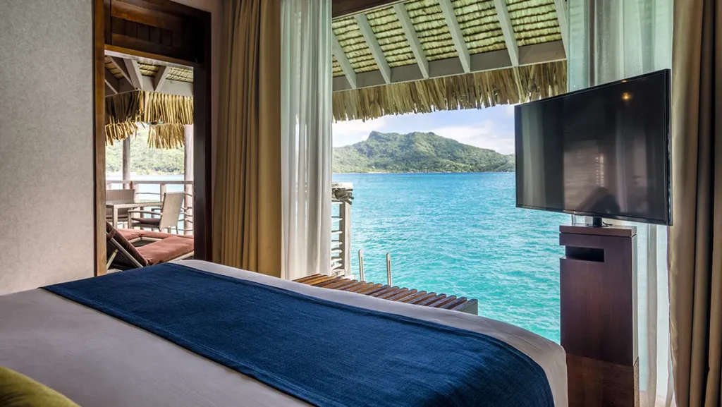 InterContinental Bora Bora Resort & Thalasso Spa Tahiti - lagoon view ©RomeoBalancourt
