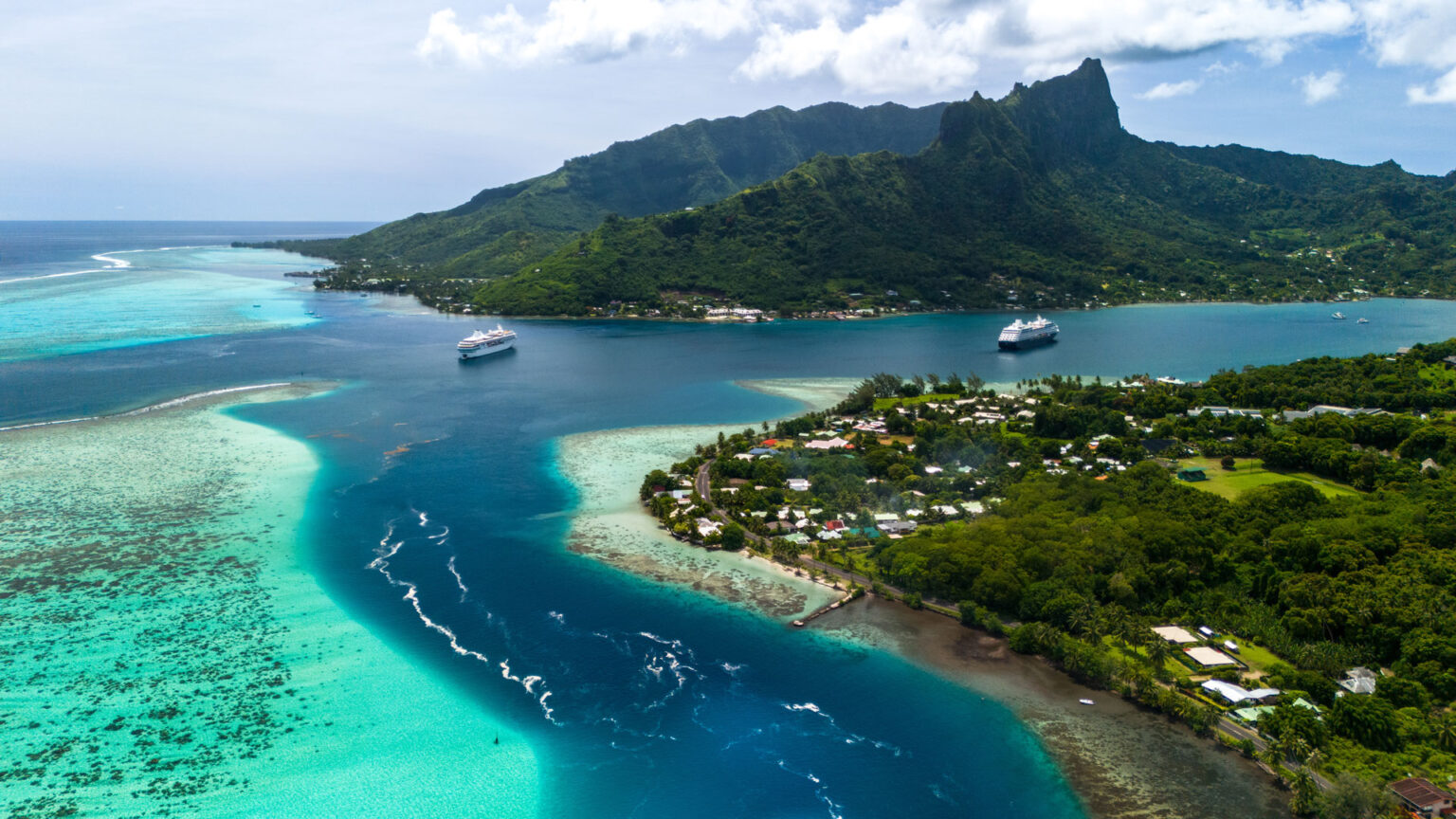 Tahiti Small Island Cruising