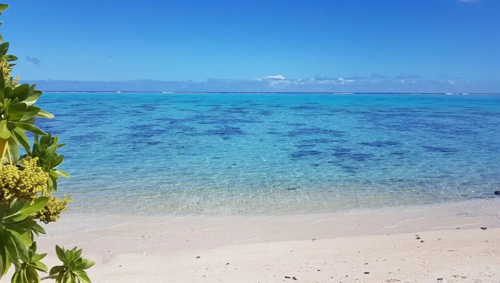 Island Escapes Tahiti Holiday Homes Villa Ylang Ylang Moorea island beach