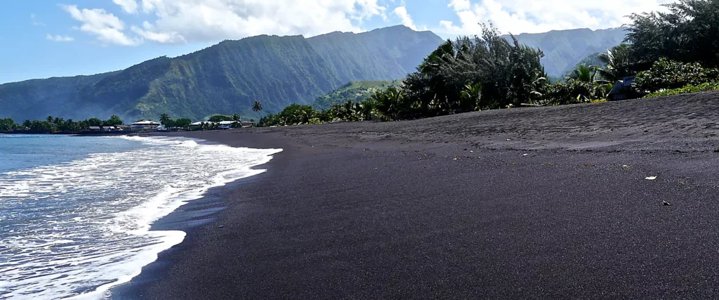 papeete tahiti black sands beach
