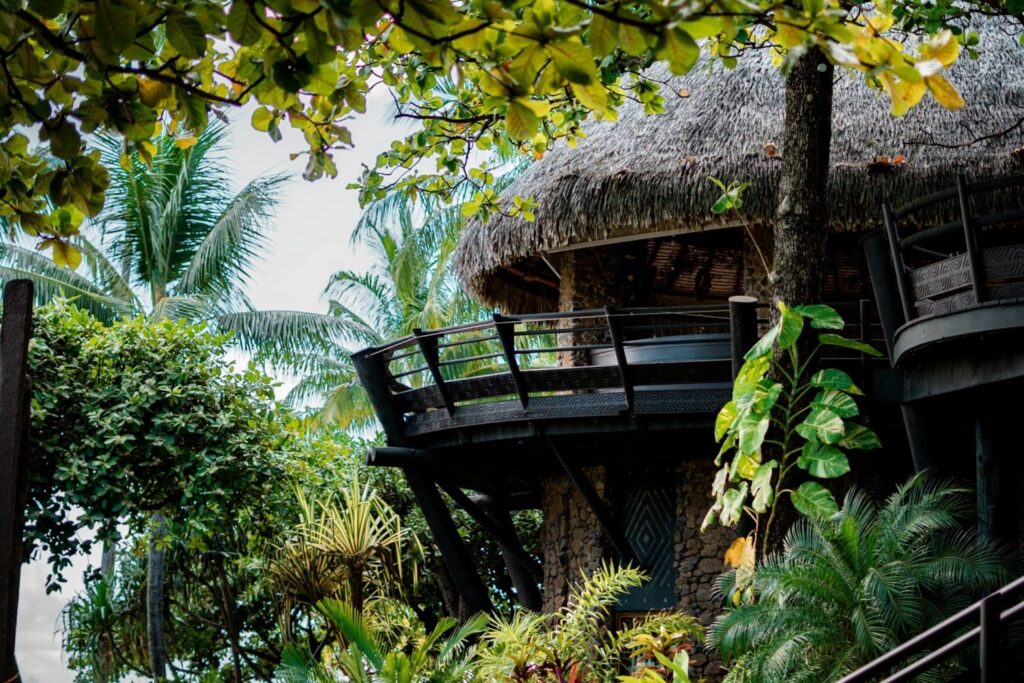 Le Tahaa Hawaiki Nui Treehouse Restaurant Overwater Romantic Dining Tahiti Resorts Island Escapes Le Tahaa Hawaiki Nui Treehouse Restaurant Overwater Romantic Dining Tahiti Resorts Island Escapes