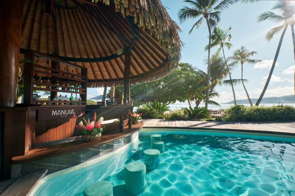 Le Tahaa Manuia Bar Poolside Cocktails Sundowner Tropical Drinks Tahiti Resorts Island Escapes Le Tahaa Manuia Bar Poolside Cocktails Sundowner Tropical Drinks Tahiti Resorts Island Escapes