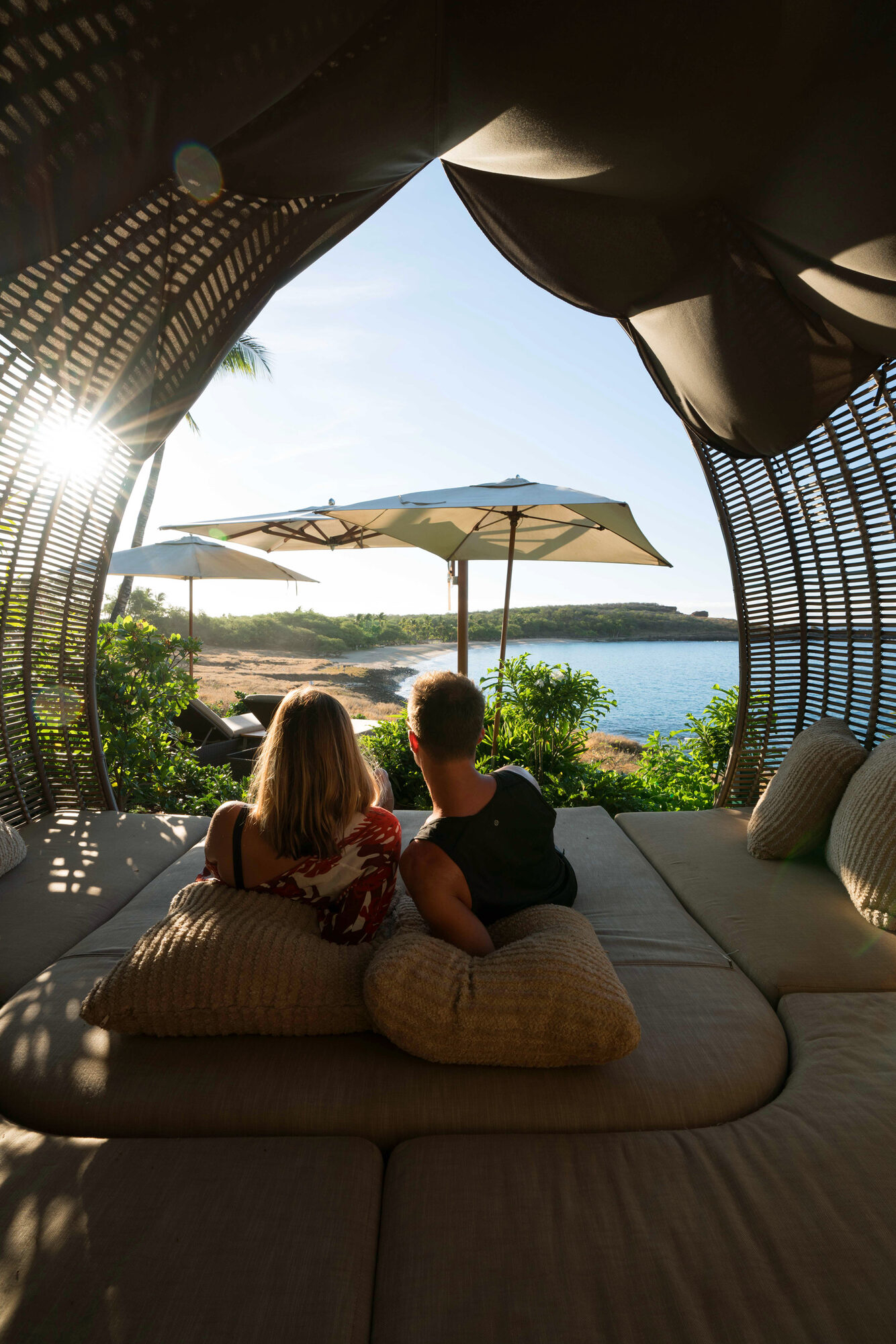behind couple in cabana lanai 14377 jpg