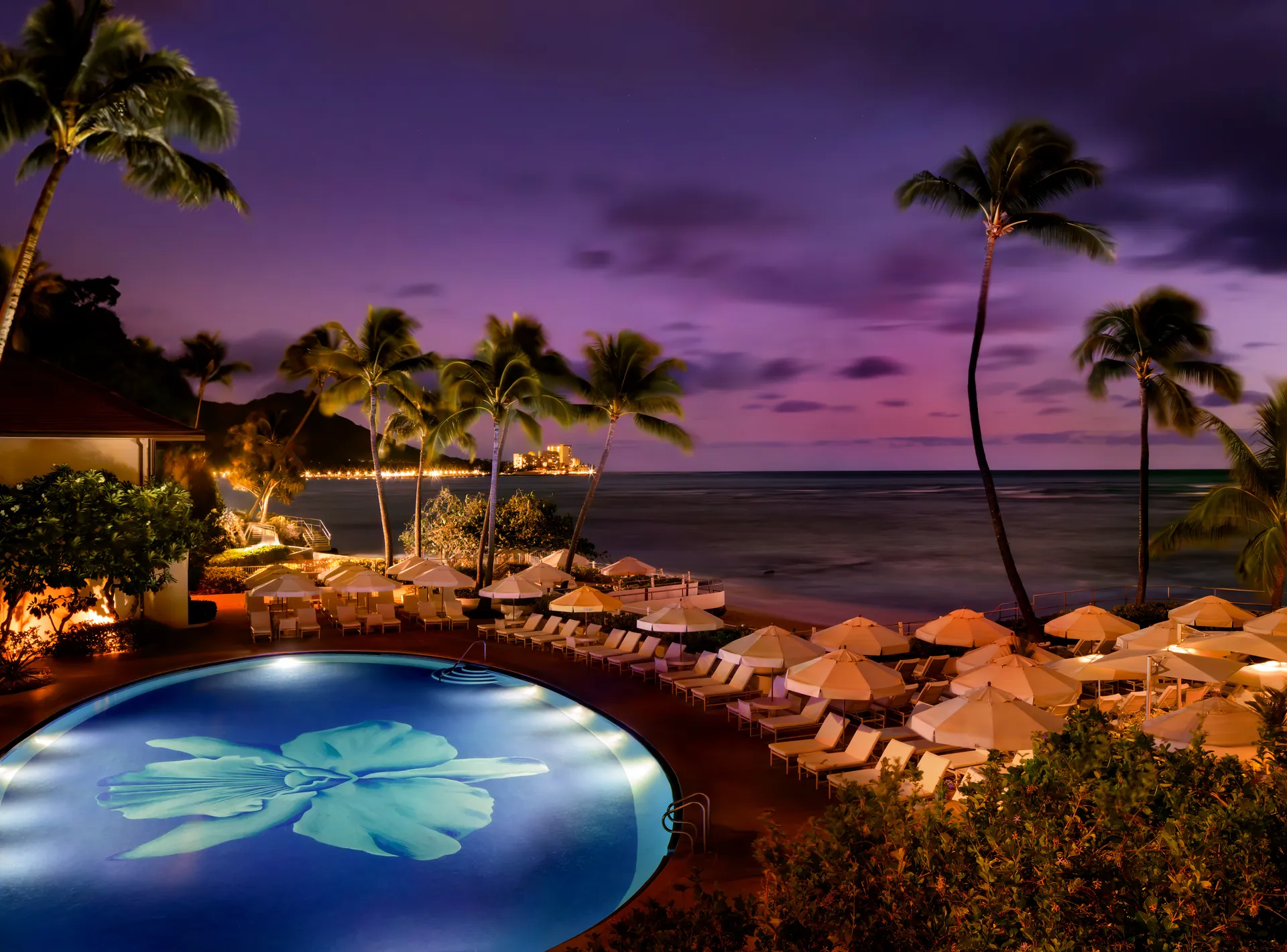 island escapes hawaii holidays halekulani diamond head evening 01 webp