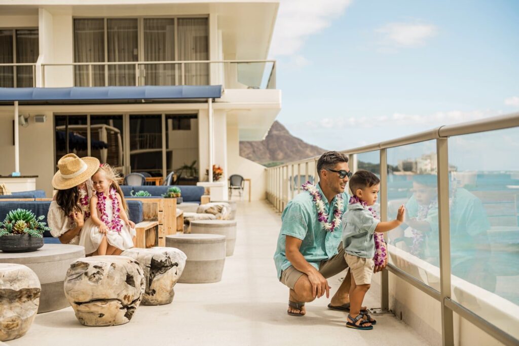 island escapes hawaii holidays outrigger reef waikiki beach resort voyager47 family 57 jpg