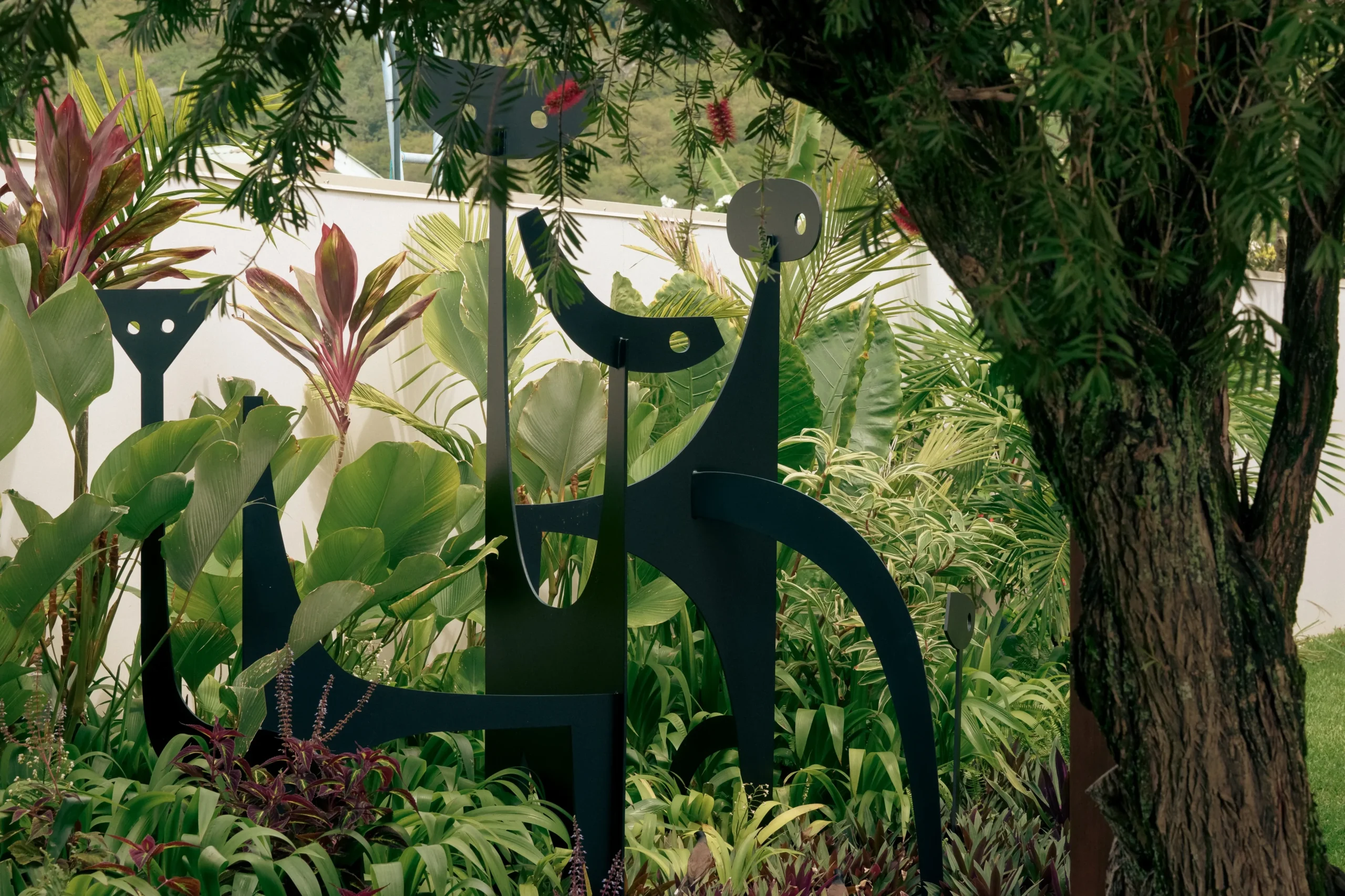 Original artwork by Jopsu Ramu inside 'Oro Paraoa villa, Moorea