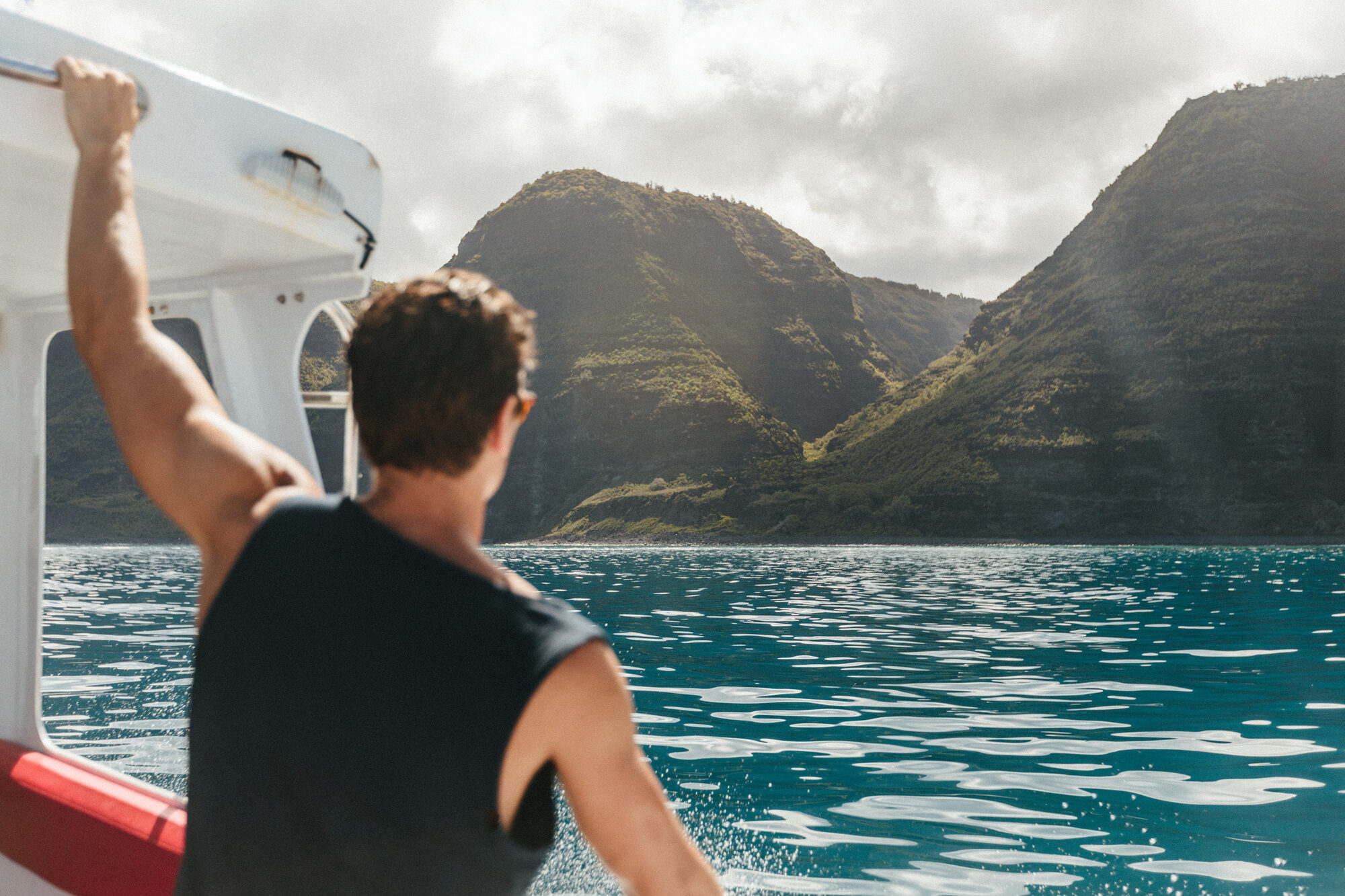 relaxing view of napali coast from the a tour boat napali coast kauai 17728 jpg